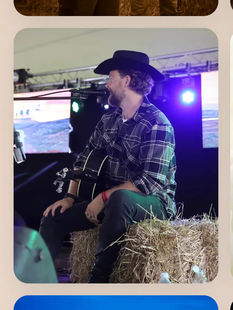 Country karaoke at Tennessee Hills