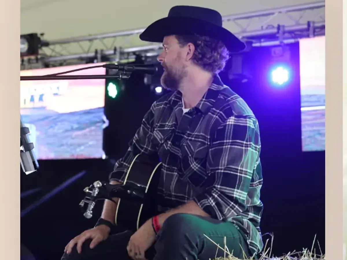 Country karaoke at Tennessee Hills